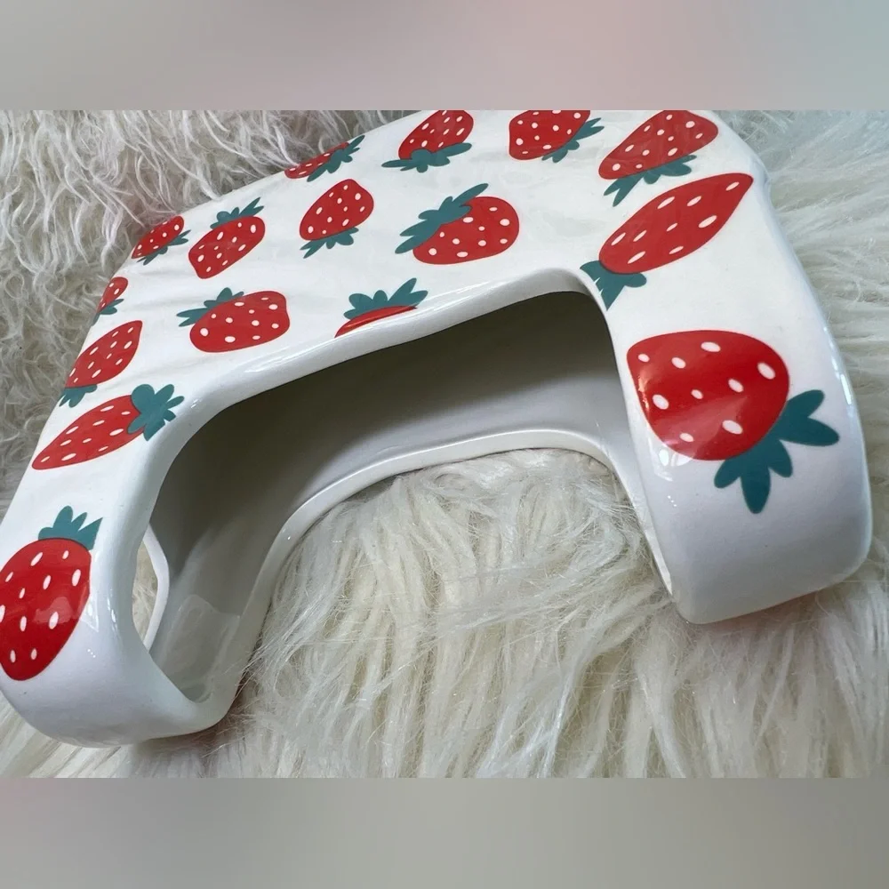 White Ceramic Handbag Decor w/Strawberry Detailing Approx:7" W x 7" H x 2.5" D - Picture 4 of 9